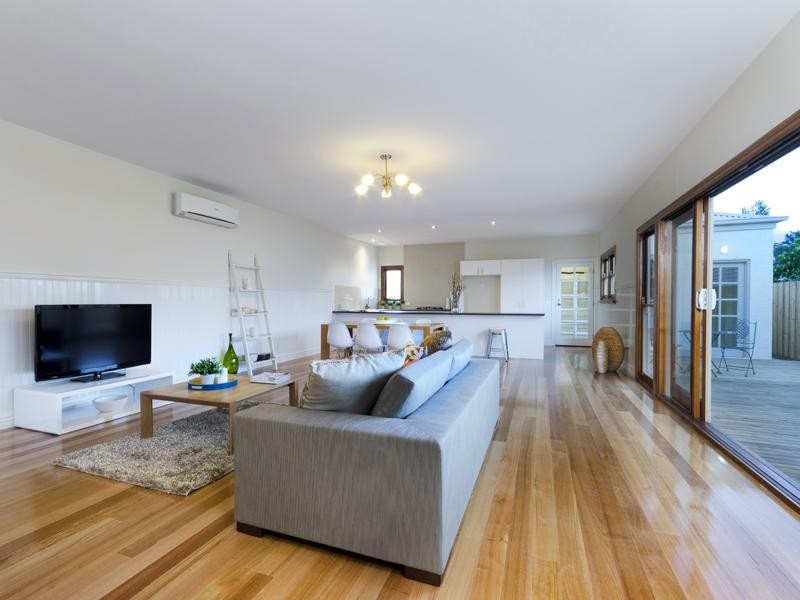 64 Breakwater Road, East Geelong VIC 3219