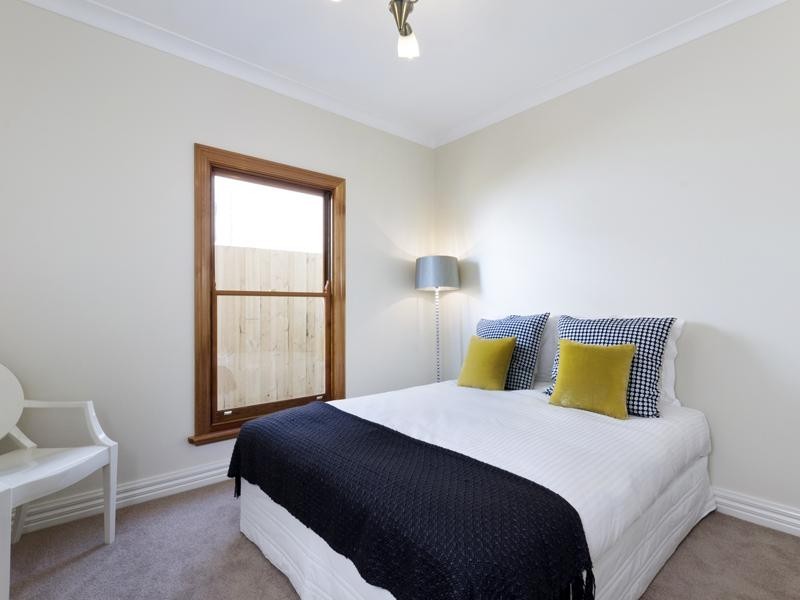 64 Breakwater Road, East Geelong VIC 3219