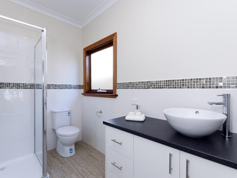 64 Breakwater Road, East Geelong VIC 3219