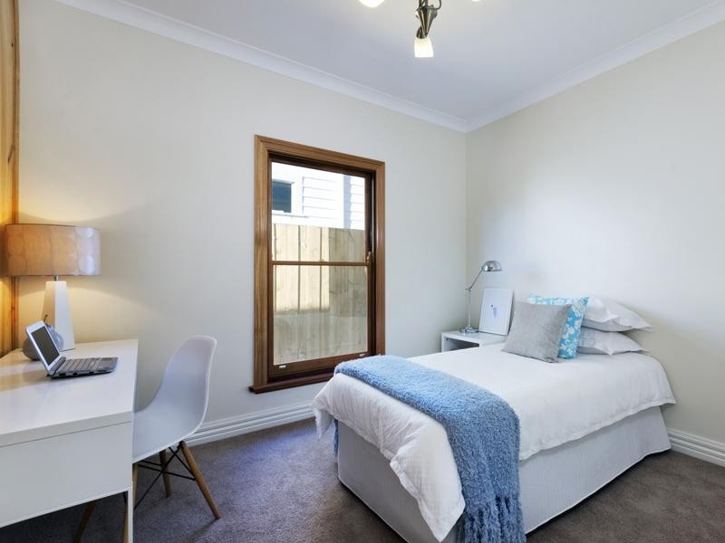 64 Breakwater Road, East Geelong VIC 3219