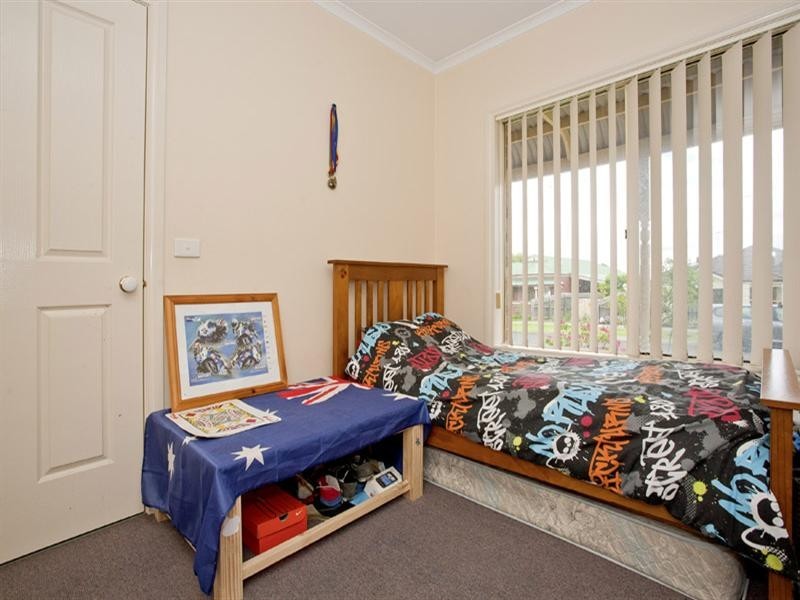 15 Huon Crescent, Leopold VIC 3224