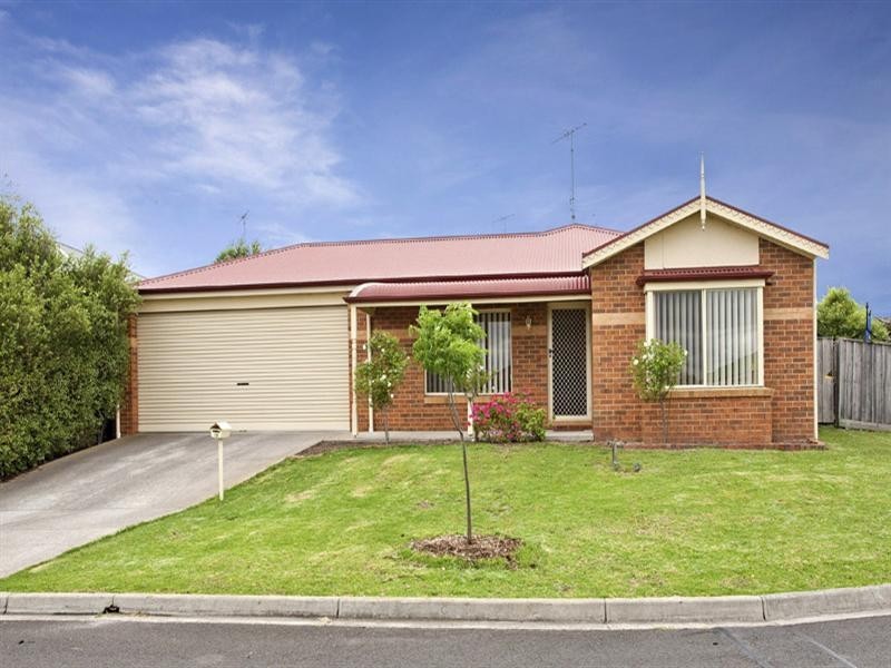 15 Huon Crescent, Leopold VIC 3224