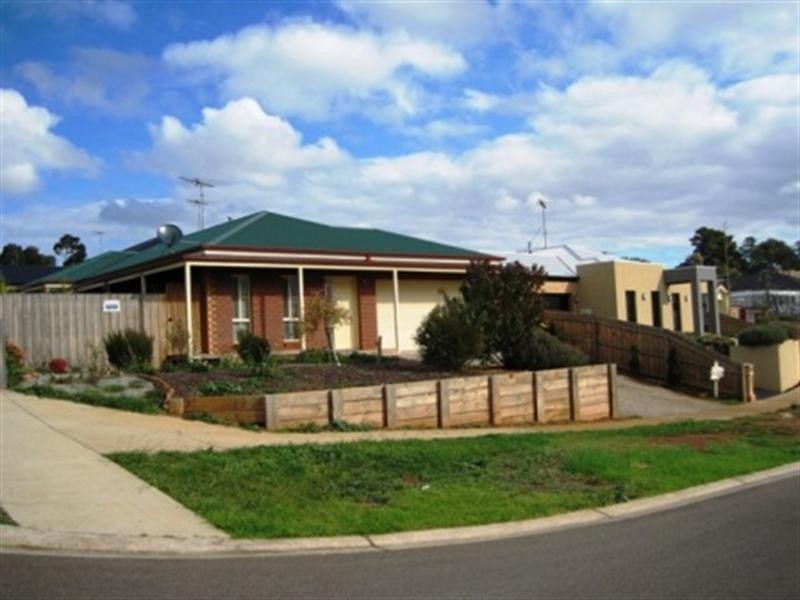 72 Grange Park Drive, Waurn Ponds VIC 3216