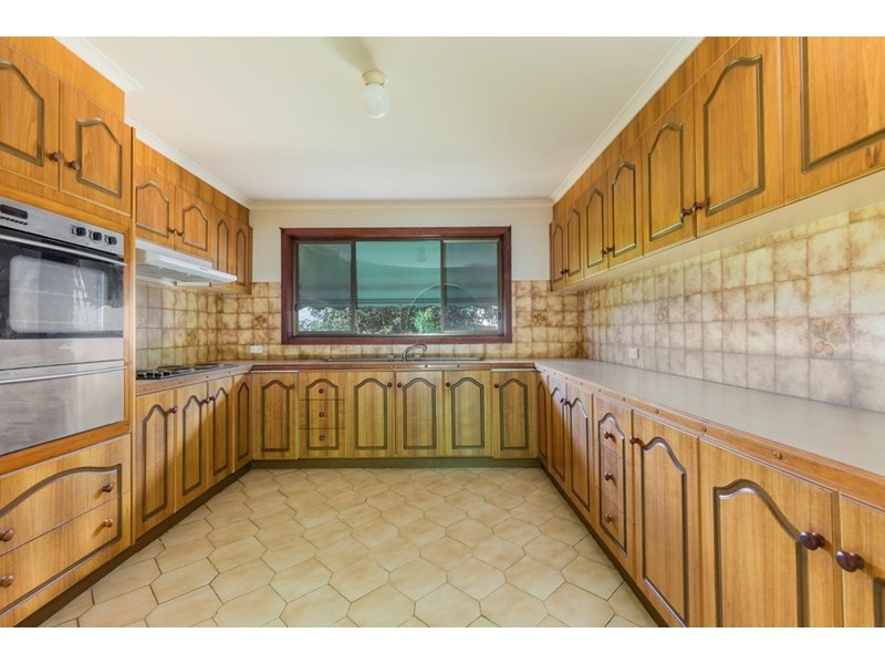 27 Queens Park Road, Highton VIC 3216