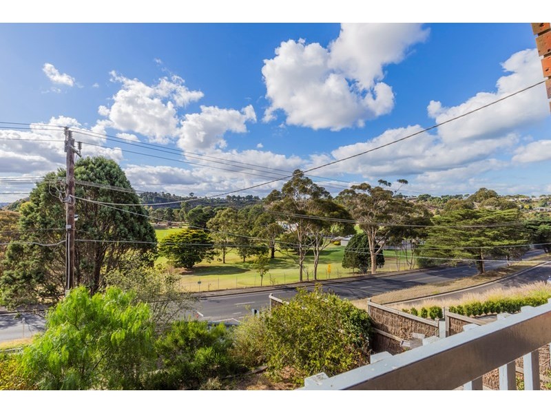 27 Queens Park Road, Highton VIC 3216