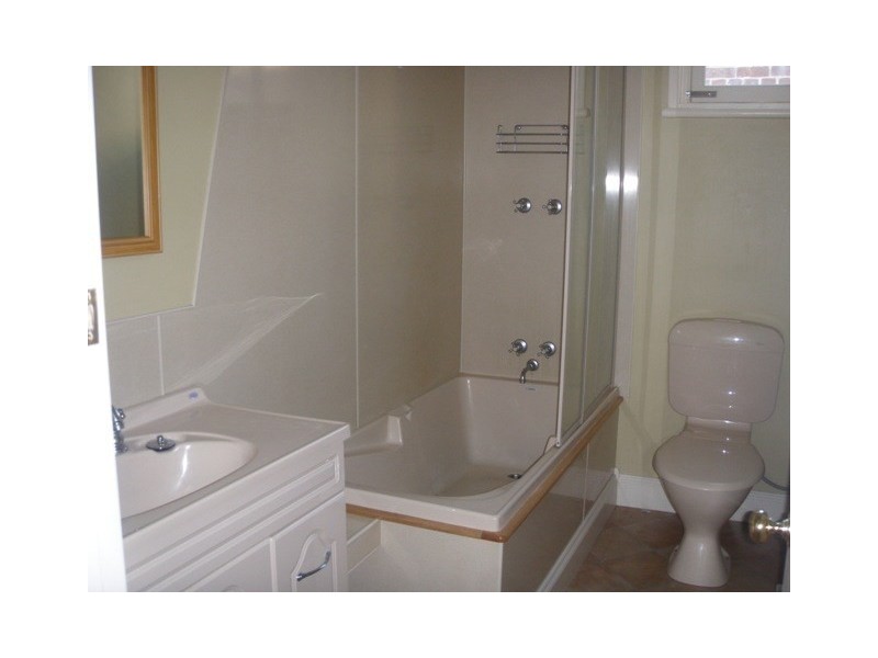 11B Pevensey Crescent, Geelong VIC 3220