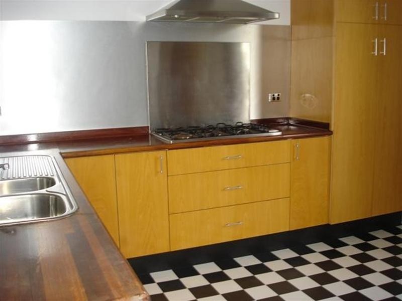 31 Waratah Street, Geelong West VIC 3218