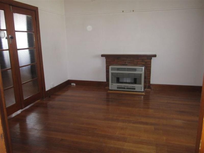 4 Roxby Street, Manifold Heights VIC 3218