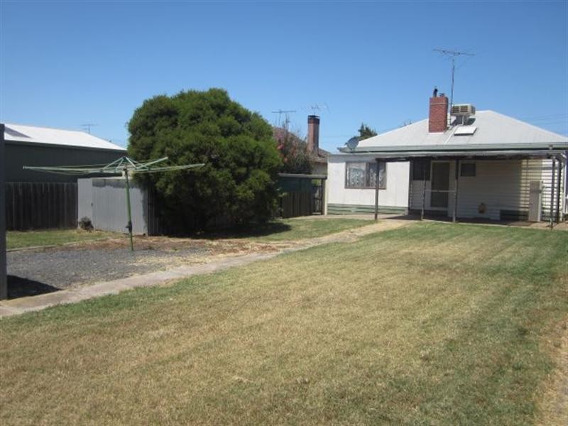 4 Roxby Street, Manifold Heights VIC 3218