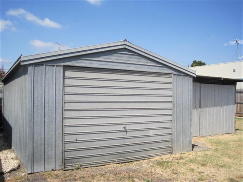 4 Roxby Street, Manifold Heights VIC 3218