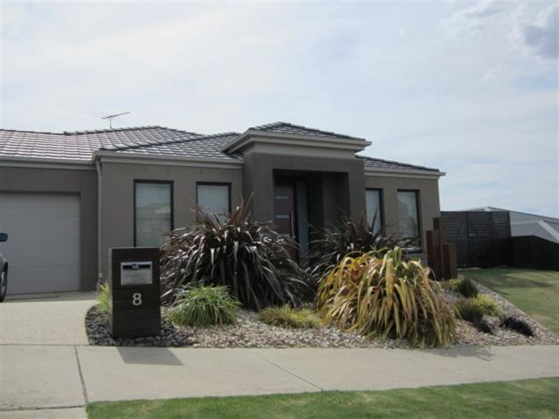 8 Clydesdale Way, Highton VIC 3216