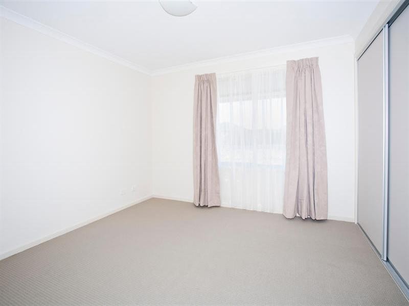 2/20 Trenton Parade, St Albans Park VIC 3219