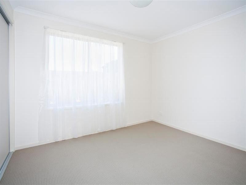 2/20 Trenton Parade, St Albans Park VIC 3219