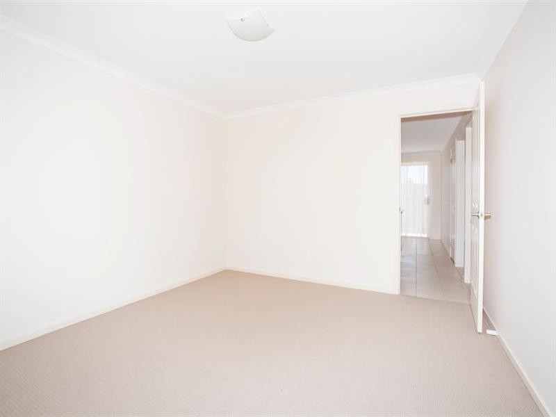 2/20 Trenton Parade, St Albans Park VIC 3219