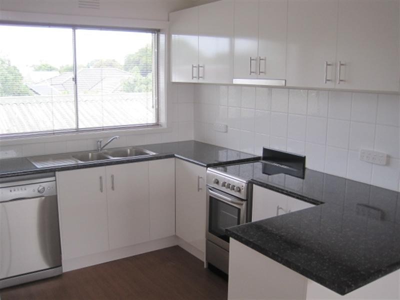 8/9 Finchaven Street, Herne Hill VIC 3218