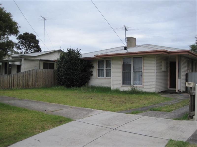 3 Watsonia Grove, Norlane VIC 3214