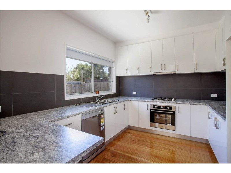 2/1 Herbert Court, Newcomb VIC 3219