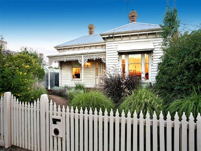 35 Waratah Street, Geelong West VIC 3218