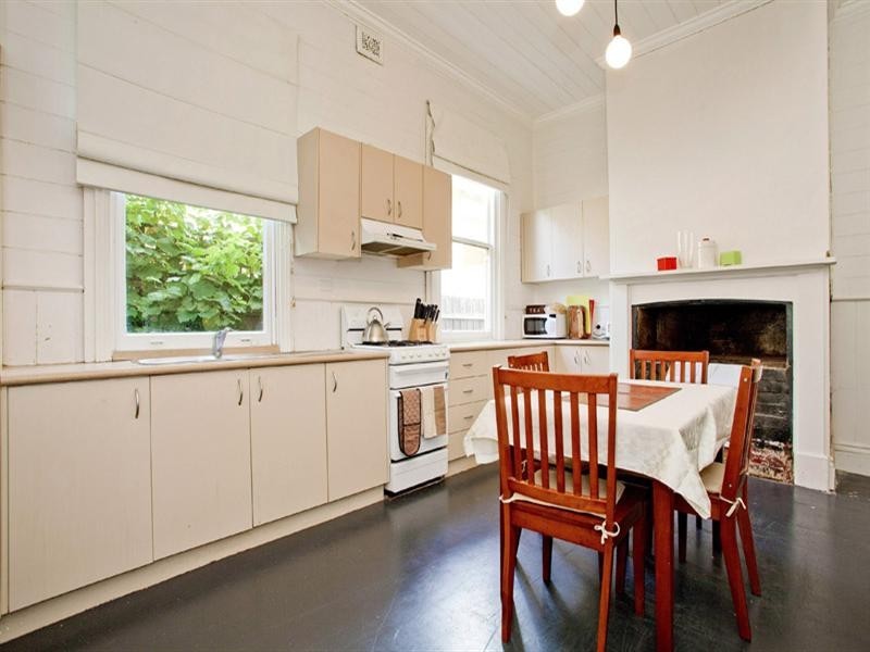 35 Waratah Street, Geelong West VIC 3218