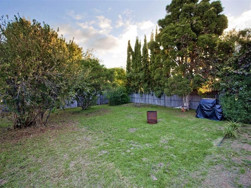 35 Waratah Street, Geelong West VIC 3218
