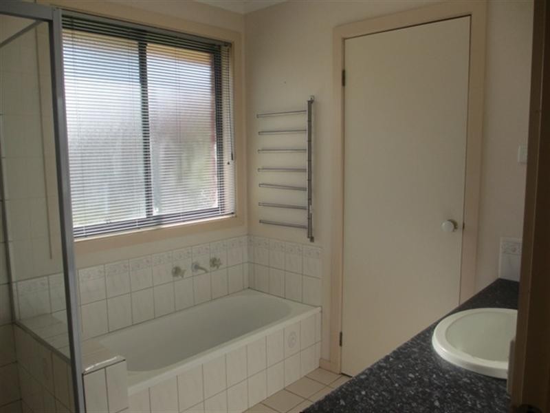 6 David Court, Bell Park VIC 3215