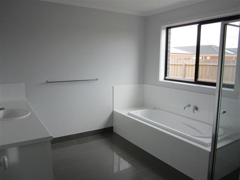 17 Swamphen Drive, Leopold VIC 3224