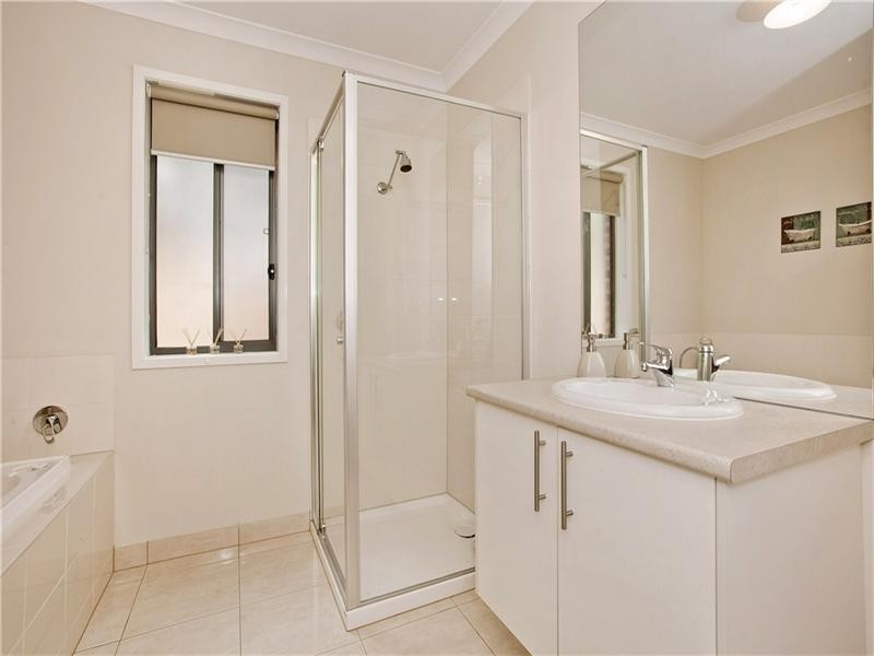 28 MacFarlane Street (off Barwon Heads Rd), Marshall VIC 3216