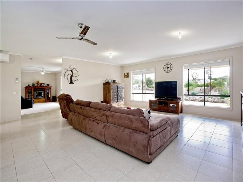 64 Broom Road, Lethbridge VIC 3332