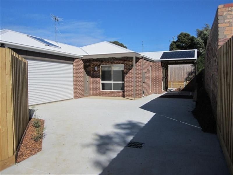 2/13 Matthew Street, Grovedale VIC 3216