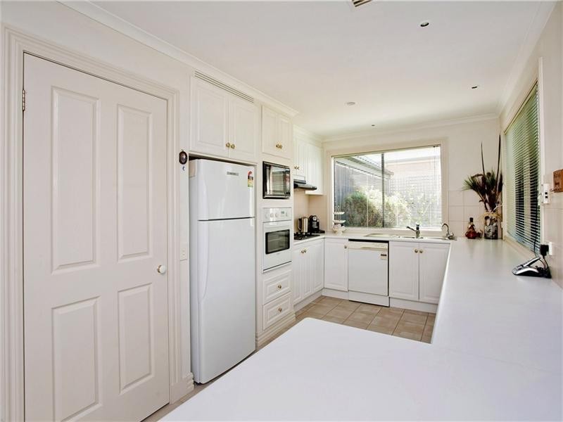 3 Meadowvale Drive, Grovedale VIC 3216