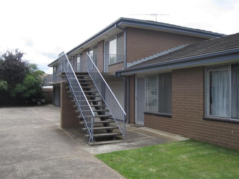 2/35-37 Rix Street, Herne Hill VIC 3218