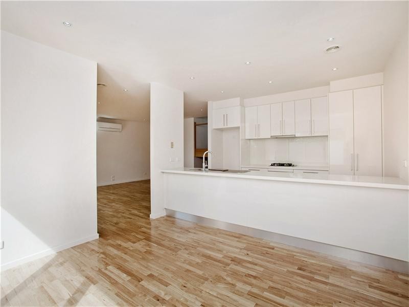 10 Roscommon Place, Herne Hill VIC 3218