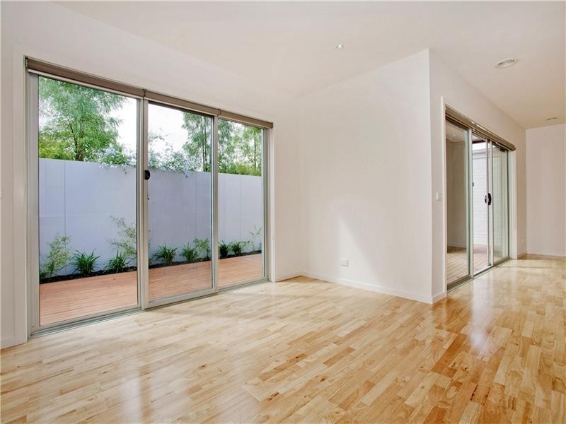 10 Roscommon Place, Herne Hill VIC 3218