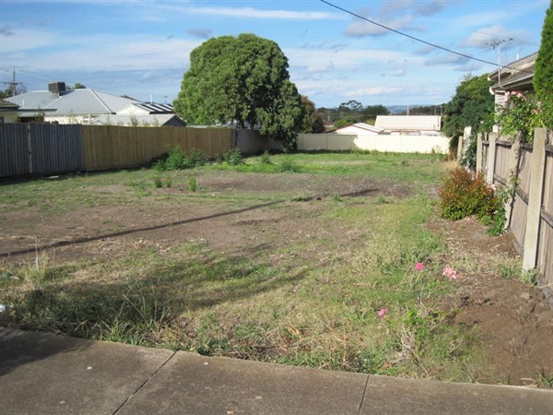 9 Alkoomi Avenue, Hamlyn Heights VIC 3215