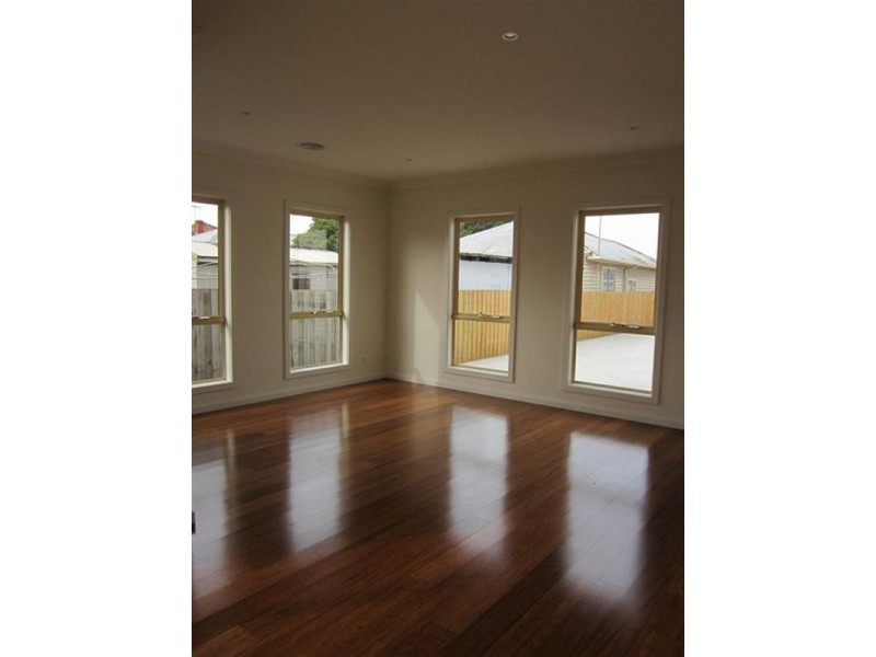 2/23 Maple Crescent, Bell Park VIC 3215