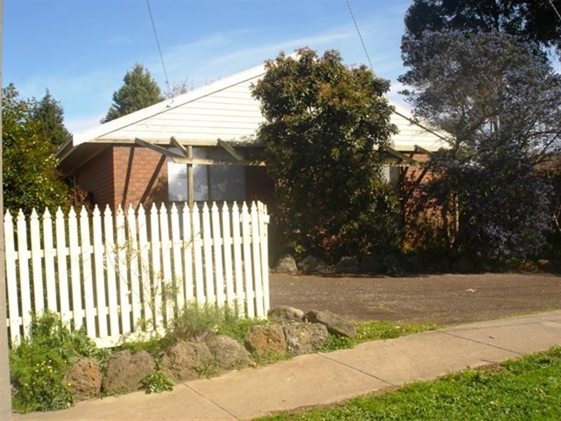 12 Poplar Court, Belmont VIC 3216