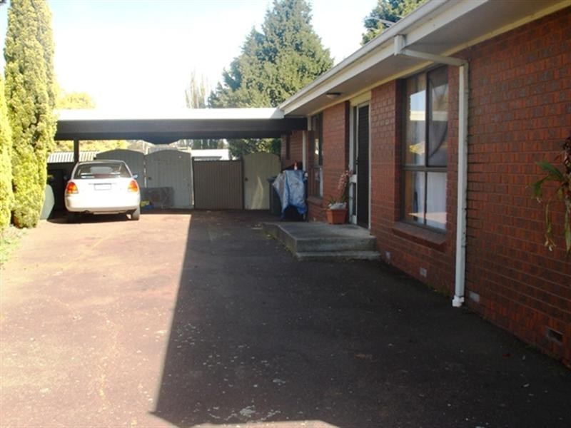 12 Poplar Court, Belmont VIC 3216