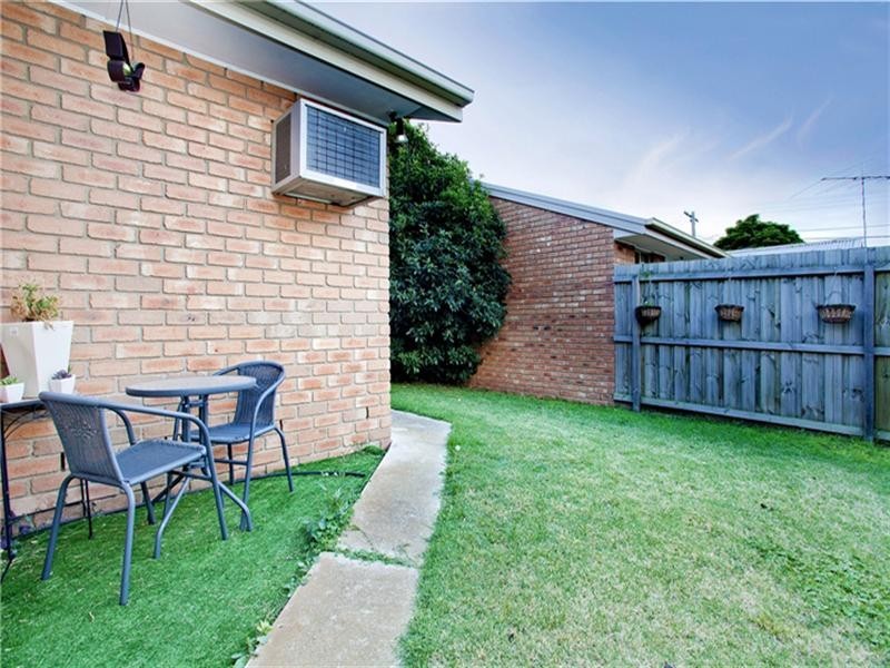 2/35 Beauford Avenue, Bell Post Hill VIC 3215