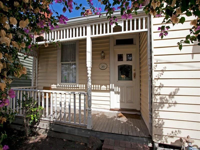 25 Waratah Street, Geelong West VIC 3218