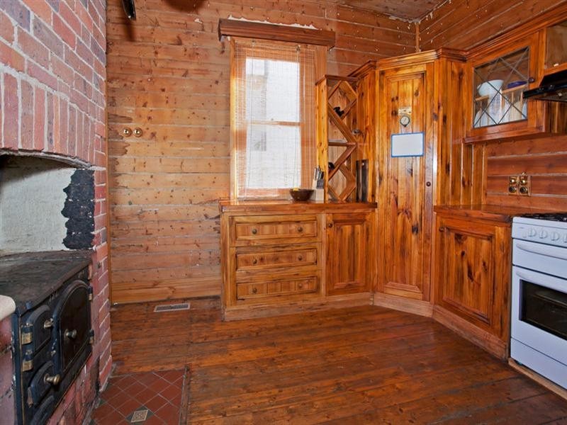 25 Waratah Street, Geelong West VIC 3218