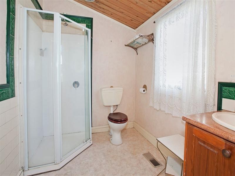 25 Waratah Street, Geelong West VIC 3218