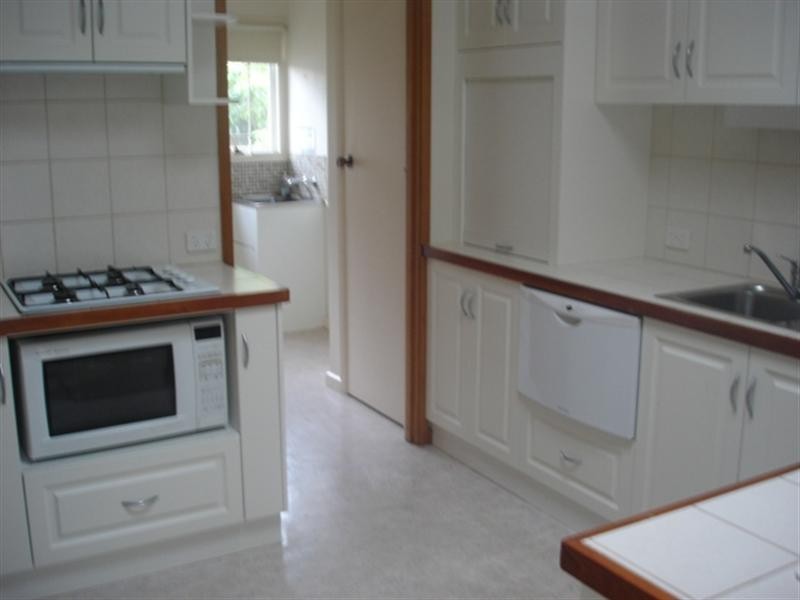 8/270A Pakington Street, Newtown VIC 3220