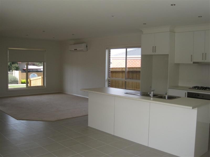 1/11 Matthew Street, Grovedale VIC 3216