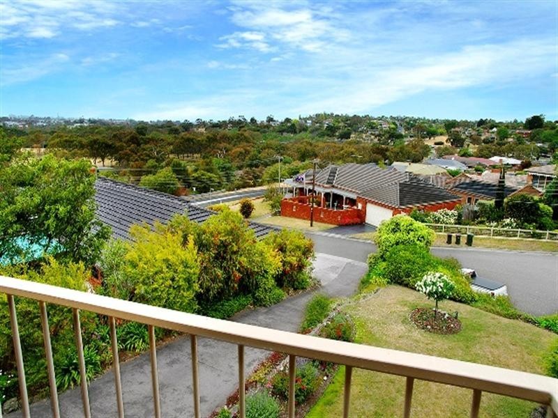 5 Standale Court, Highton VIC 3216