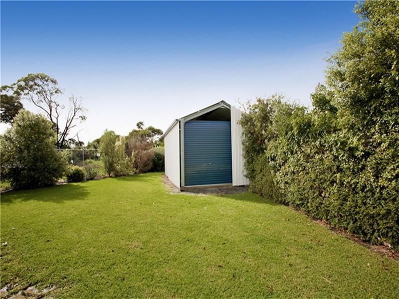 4 Collett Court, St Leonards VIC 3223