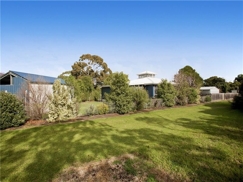 4 Collett Court, St Leonards VIC 3223