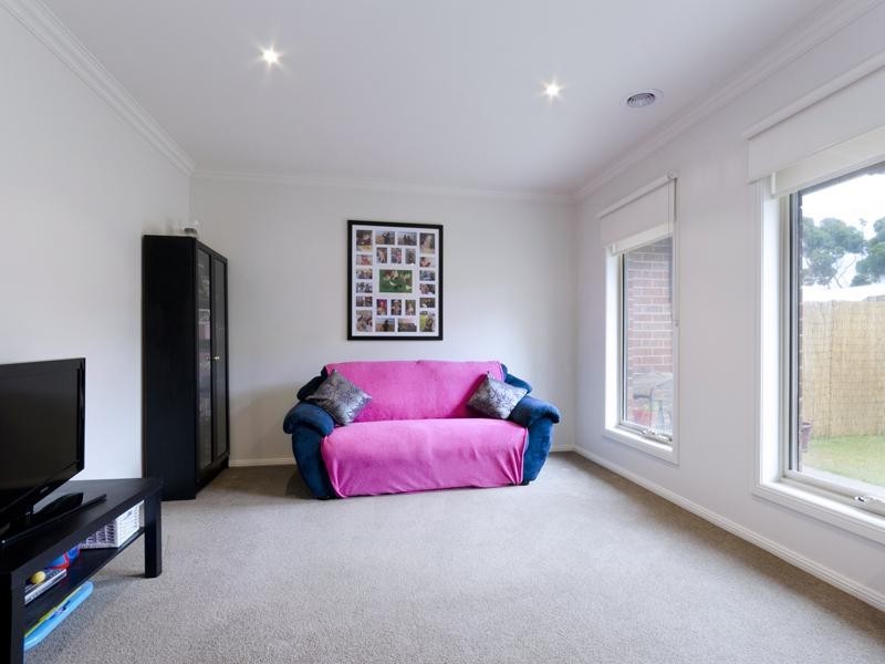 2/25 Finchaven Street, Herne Hill VIC 3218