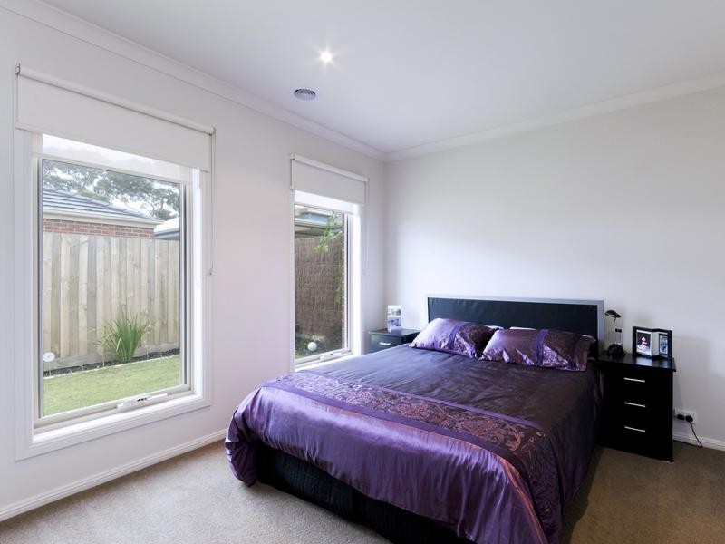 2/25 Finchaven Street, Herne Hill VIC 3218