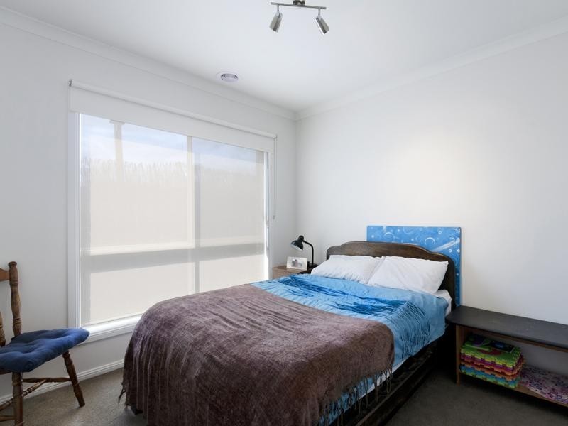 2/25 Finchaven Street, Herne Hill VIC 3218