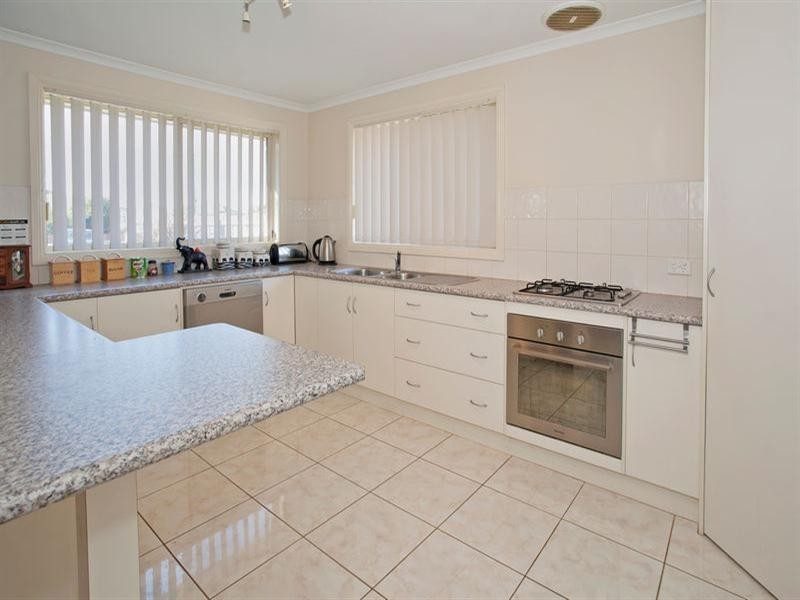 1/2 Glover Street, Newcomb VIC 3219